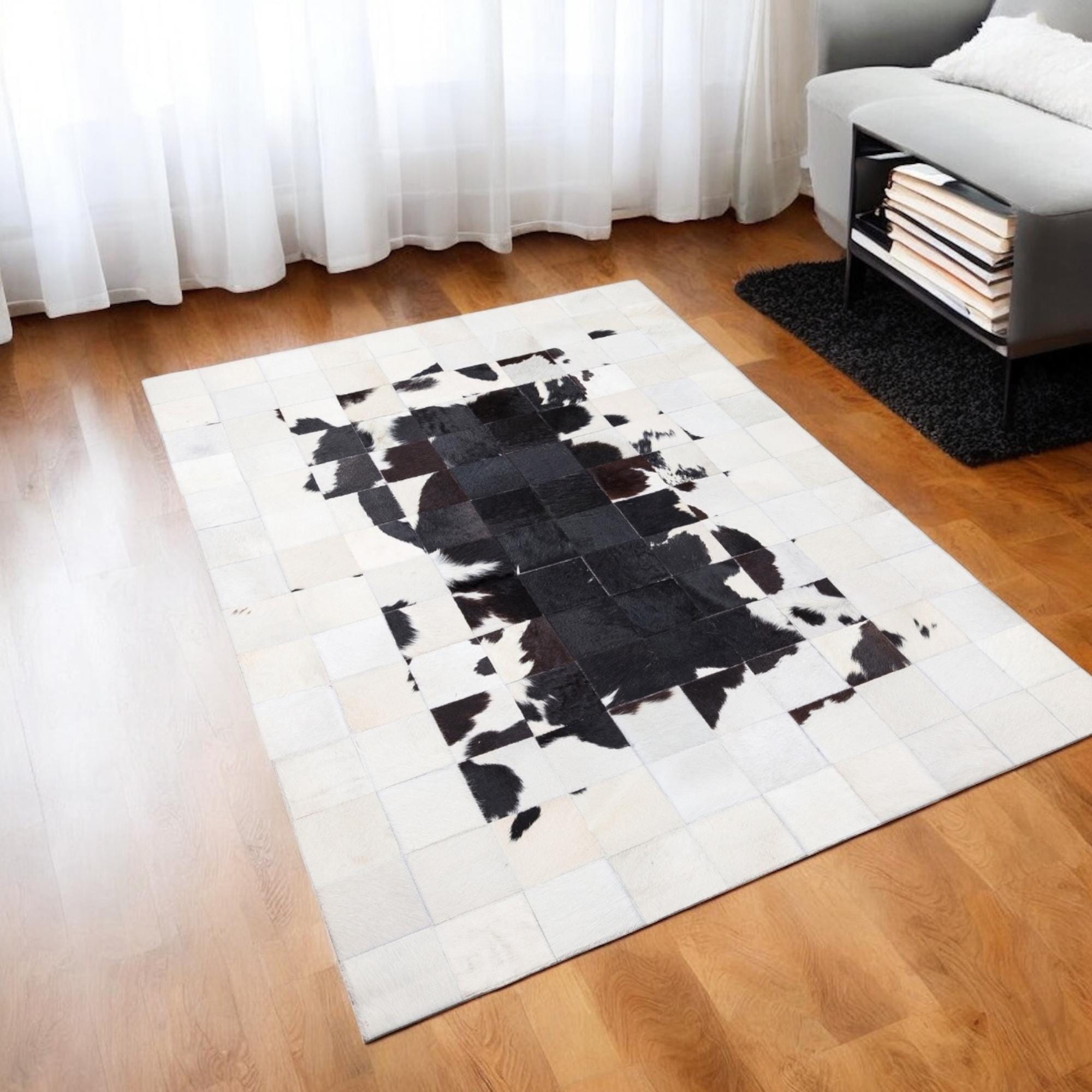 Doğal Beyaz Siyah Dana Derisi Patchwork Halı – El Dokuma Hakiki Deri Modern Salon Halısı