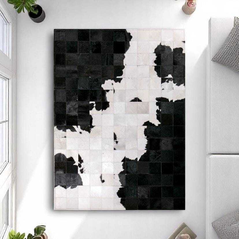 Beyaz Siyah Dana Derisi Patchwork Halı – El Yapımı Hakiki Deri Modern Dekoratif Halı