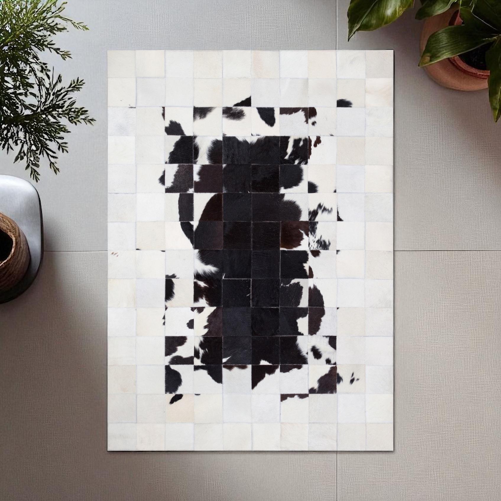 Siyah, Beyaz Dana Derisi Patchwork Halı