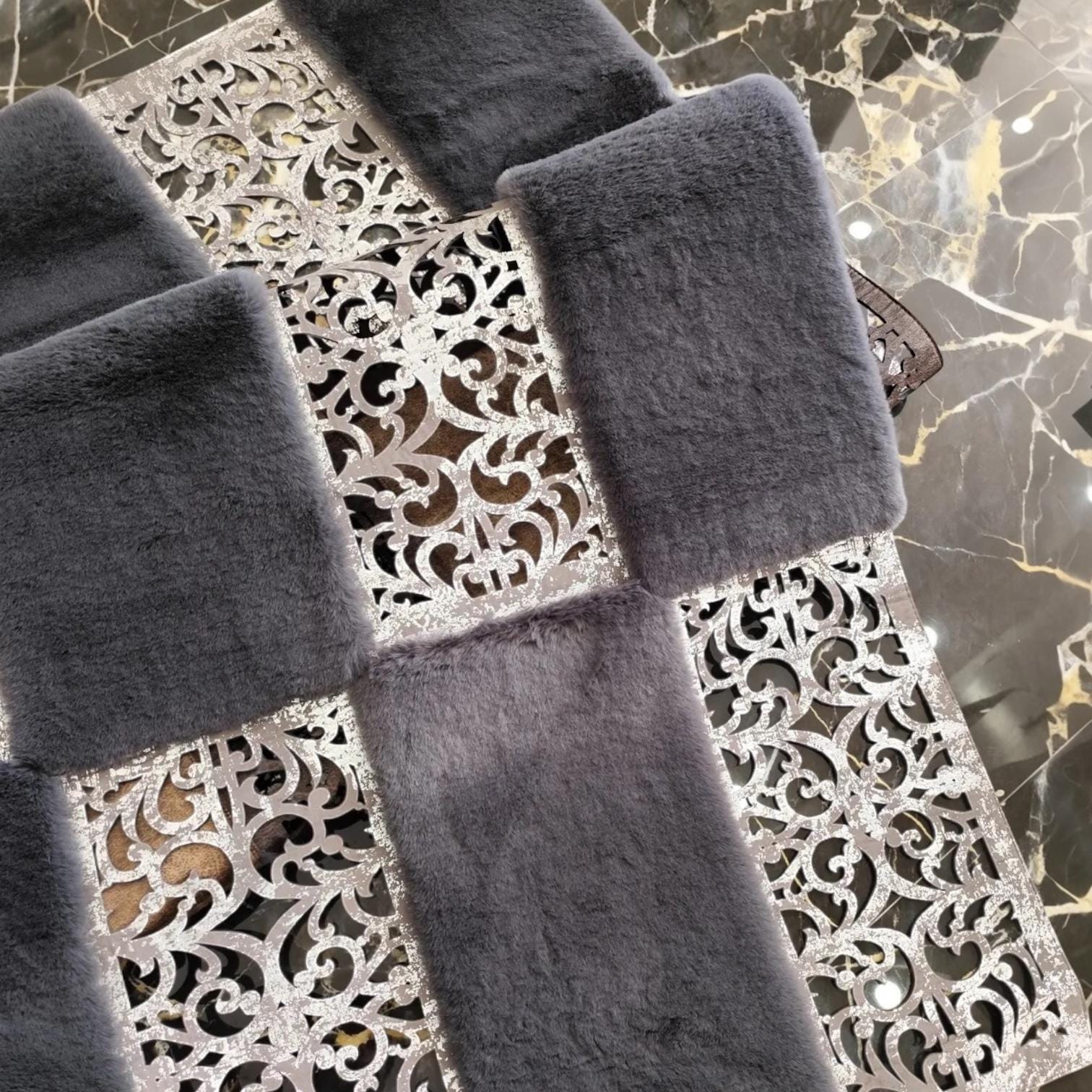 Gümüş Doğal Dana Derisi Patchwork Halı – El Yapımı Hakiki Deri Lüks Dekoratif Giriş Halısı
