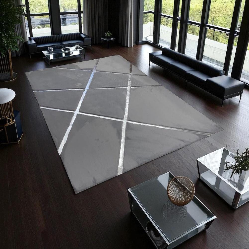 Gri Gümüş Çizgili Peluş Halı – Modern Geometrik Tasarımlı, Yumuşak Dokulu, Kaymaz Tabanlı Salon ve Koridor Halısı