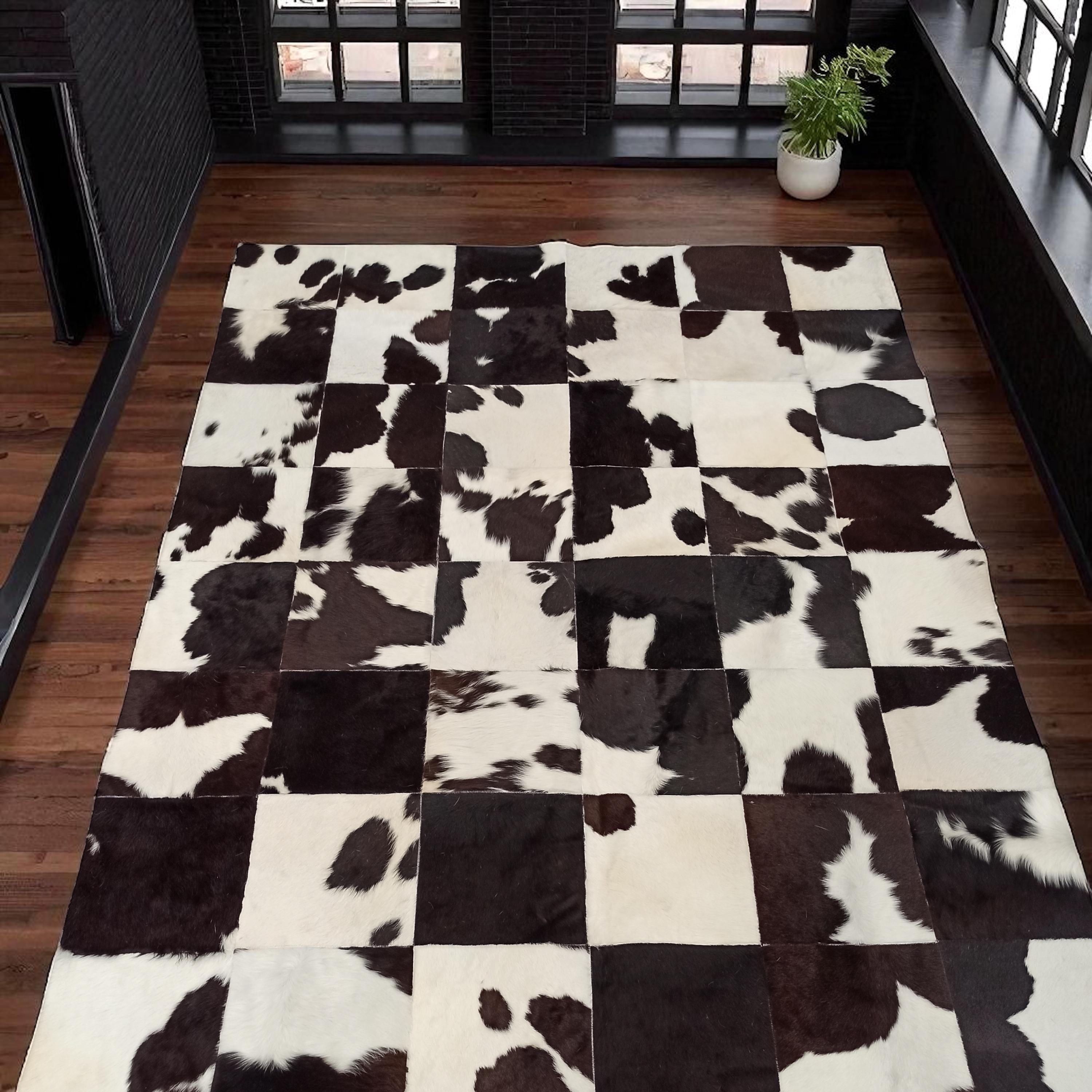 El Yapımı Siyah Beyaz Patchwork Halı – Doğal Dana Derisi Yatak Odası Halısı