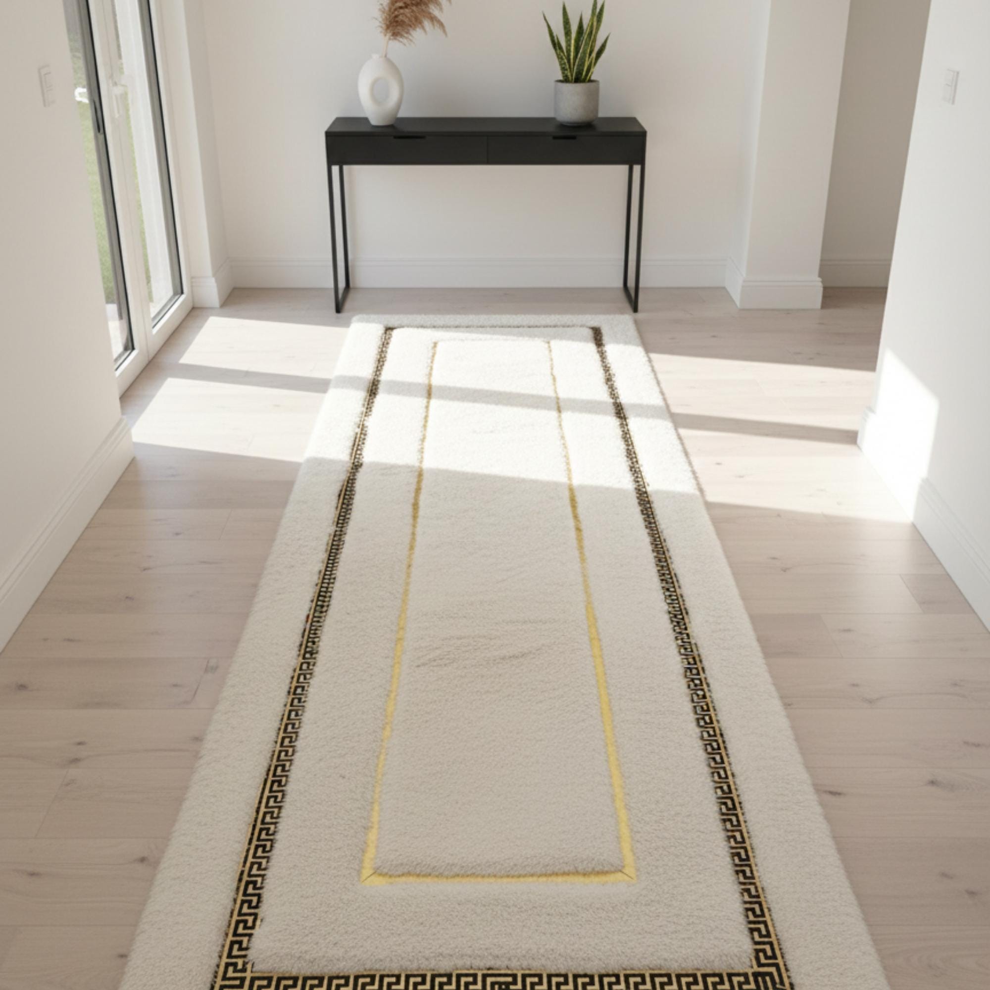 Beyaz Zeminli Altın İnce Çerçeve Detaylı Peluş