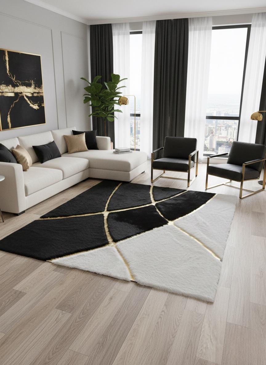 Siyah ve Beyaz Tonlu Altın Çizgi Detaylı Peluş Halı – Yumuşak Dokulu, Modern ve Dekoratif Halı