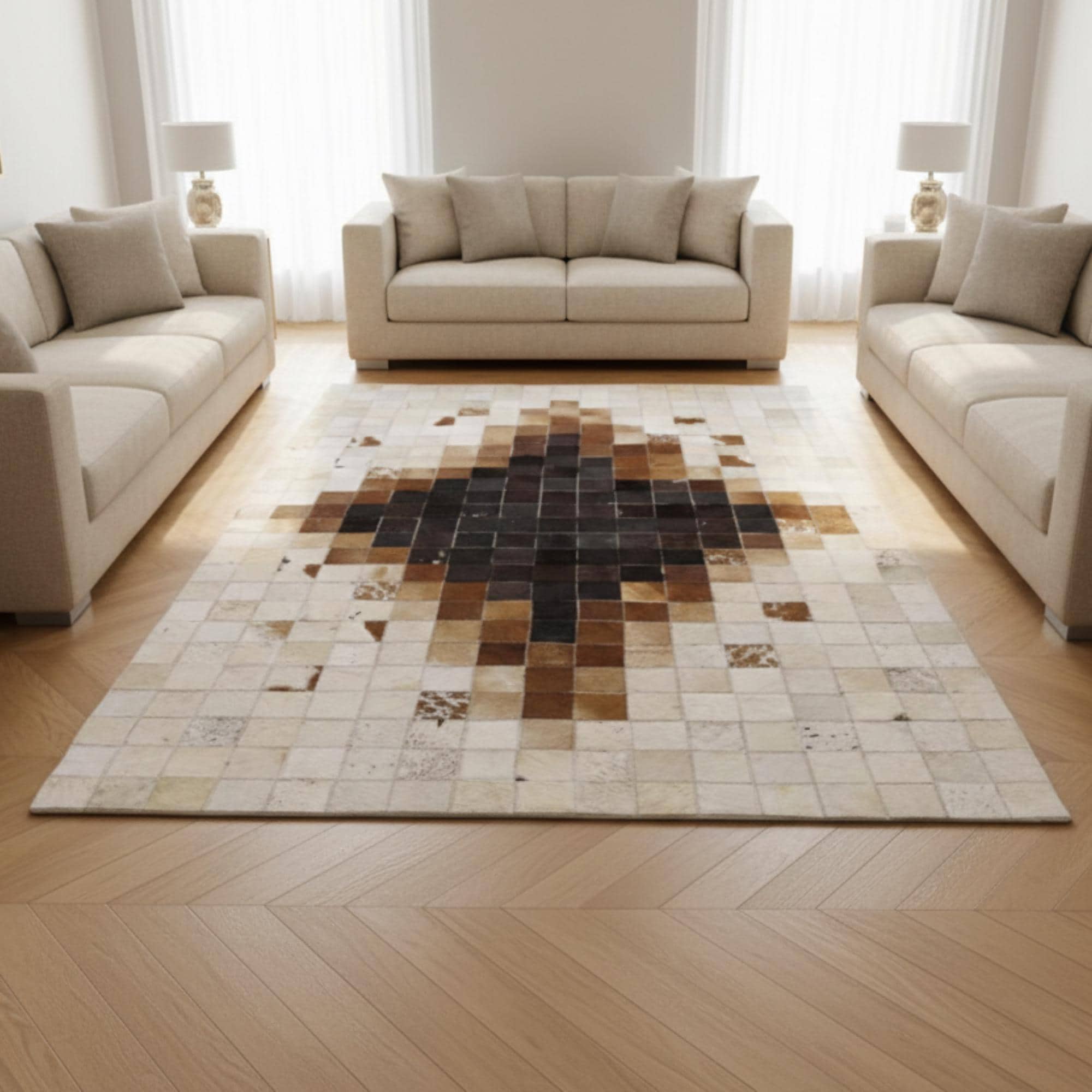 Merkezi Kahverengi ve Bej Tonlu Dana Derisi Patchwork Halı – El Yapımı Doğal Deri Dekoratif Halı