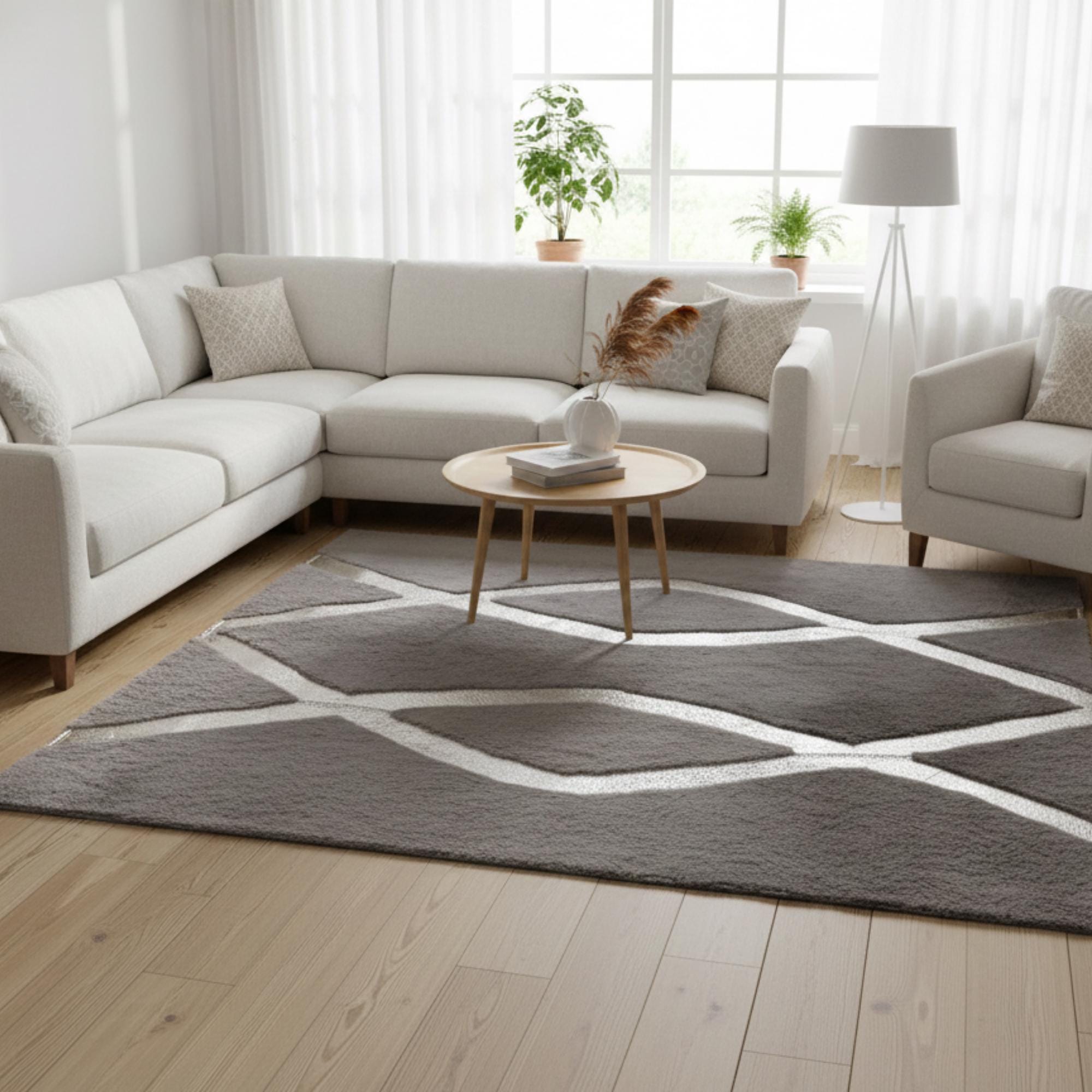 Gri Zeminli Silver Çizgi Desenli Peluş Halı – Yumuşak Dokulu, Modern ve Dekoratif Halı