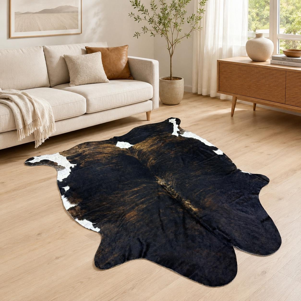 Hakiki Üç Renkli Brindle Dana Derisi Halı 202x230 cm – Koyu Kahverengi Siyah Beyaz Kıllı Post