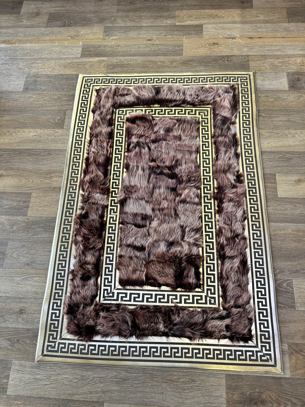 Toskana kürk halı 90x150 altın grek bordürlü